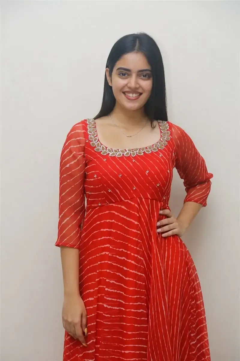 Actress Kushitha Kallapu at Neethone Nenu Movie Press Meet